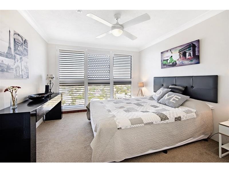 Broadwater Shores 9 Bayview Street, Runaway Bay QLD 4216