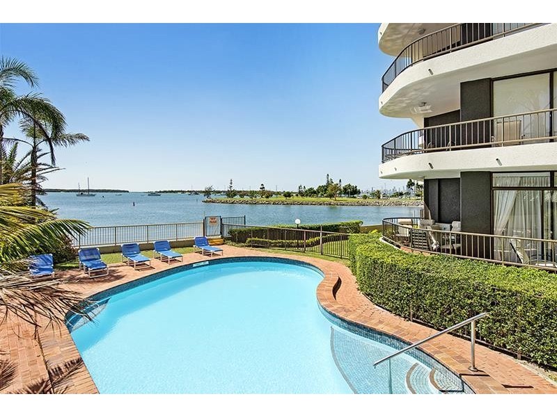Broadwater Shores 9 Bayview Street, Runaway Bay QLD 4216
