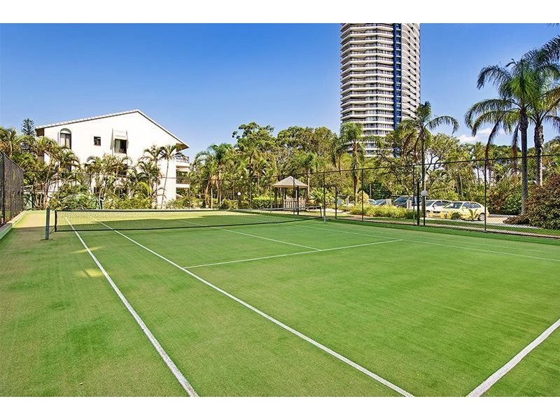 Broadwater Shores 9 Bayview Street, Runaway Bay QLD 4216