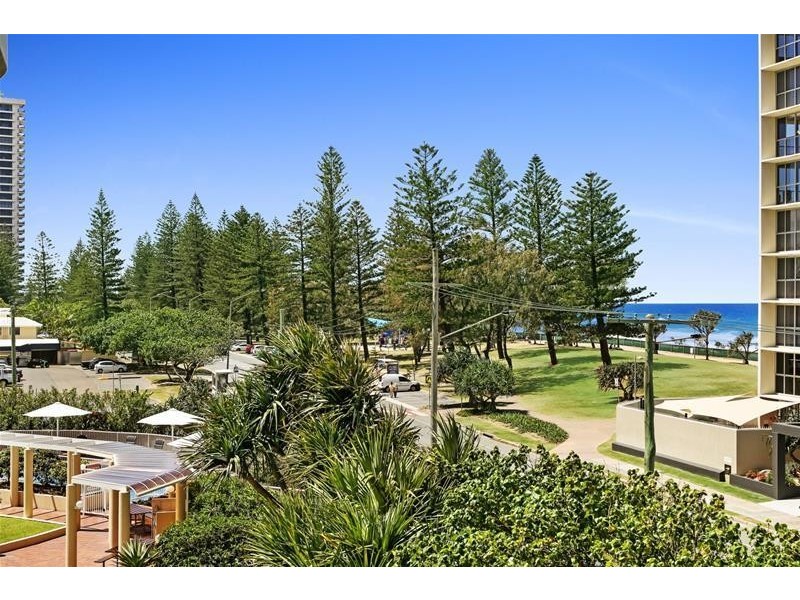 ‘XANADU EAST’ 59 Pacific  Street, Main Beach QLD 4217