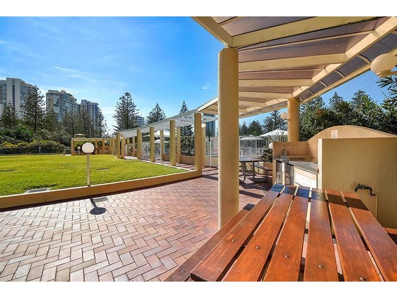 ‘XANADU EAST’ 59 Pacific  Street, Main Beach QLD 4217