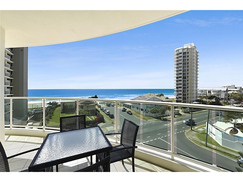 ‘PACIFIC VIEWS’ 5 Woodroffe Avenue, Main Beach QLD 4217