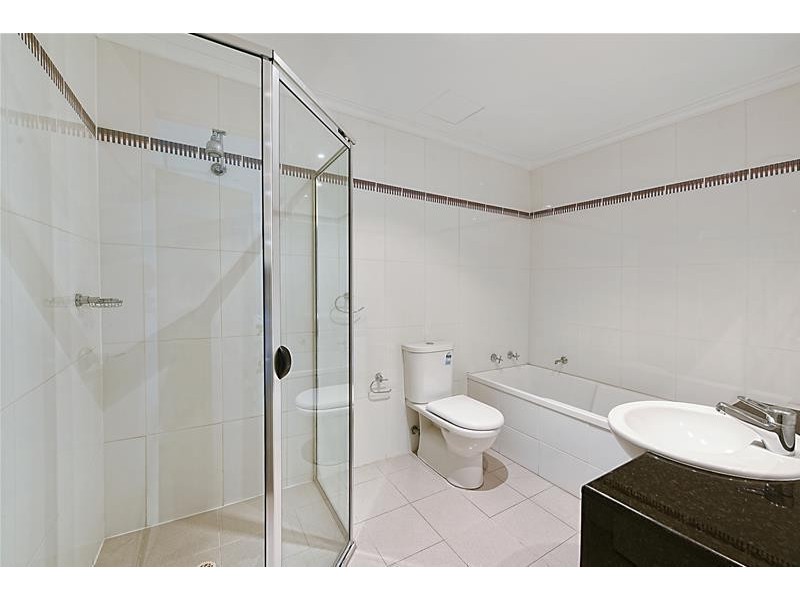 ‘PACIFIC VIEWS’ 5 Woodroffe Avenue, Main Beach QLD 4217