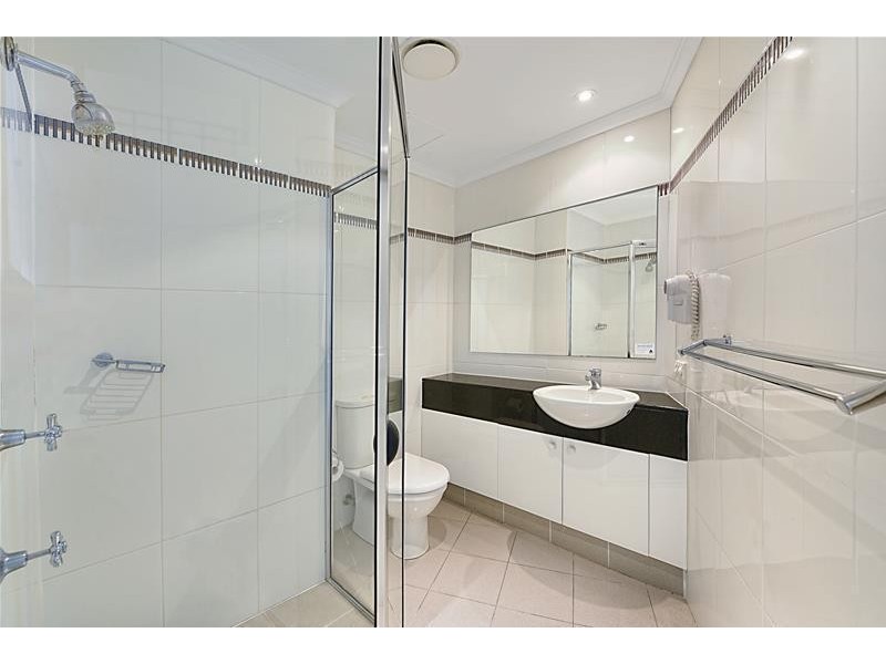 ‘PACIFIC VIEWS’ 5 Woodroffe Avenue, Main Beach QLD 4217