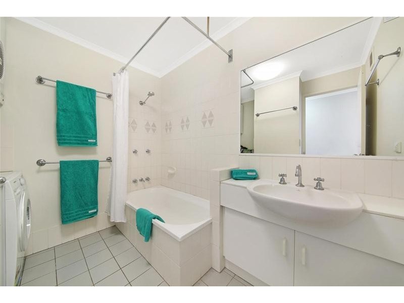 ‘CHIDORI COURT’ 1 Cronin Avenue, Main Beach QLD 4217