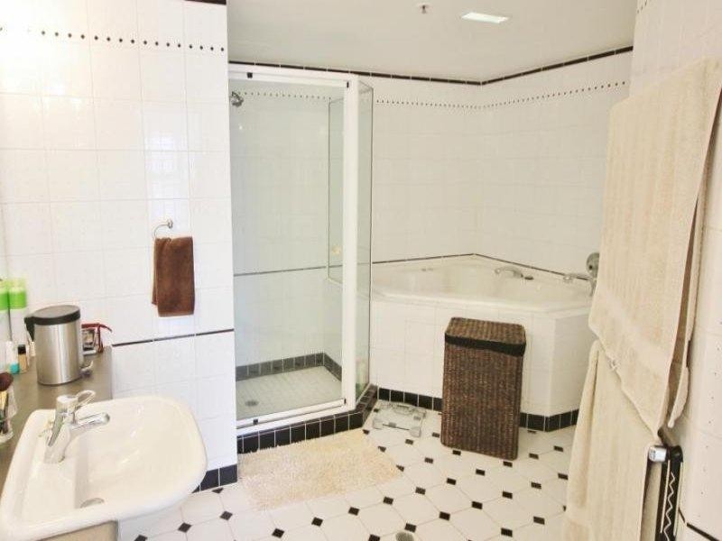 ‘GRAND MARINER’ 12 Commodore Drive, Paradise Waters QLD 4217