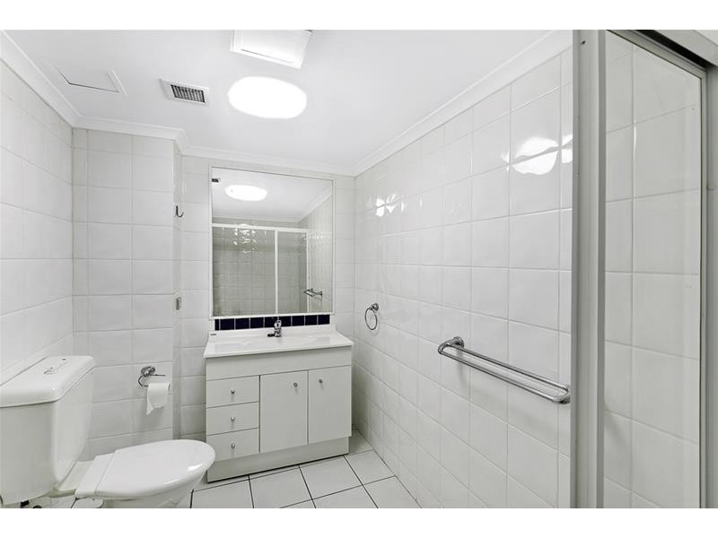 ‘THE MERITON’ 29 Woodroffe Avenue, Main Beach QLD 4217