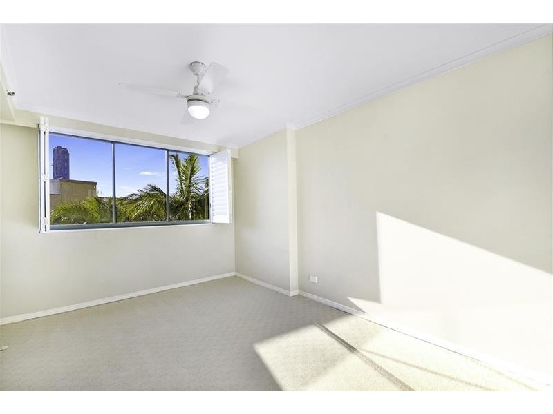 ‘THE MERITON’ 29 Woodroffe Avenue, Main Beach QLD 4217