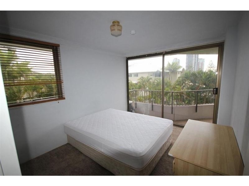 ‘Royal Surfrider’ Main Beach Parade, Main Beach QLD 4217