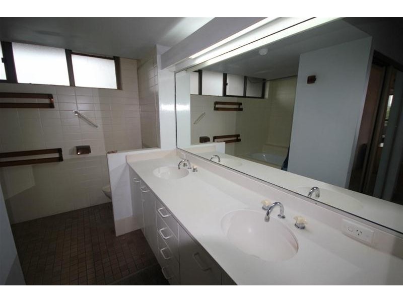 ‘Royal Surfrider’ Main Beach Parade, Main Beach QLD 4217