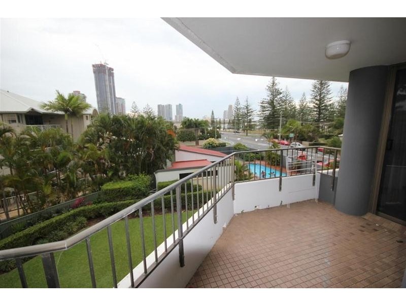 ‘Royal Surfrider’ Main Beach Parade, Main Beach QLD 4217