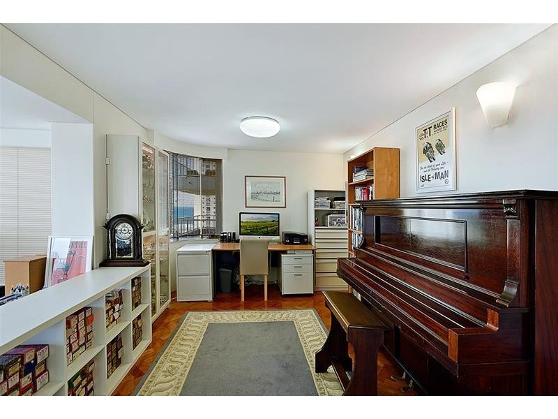 ‘PARK LANE’ 1 Peak Avenue, Main Beach QLD 4217