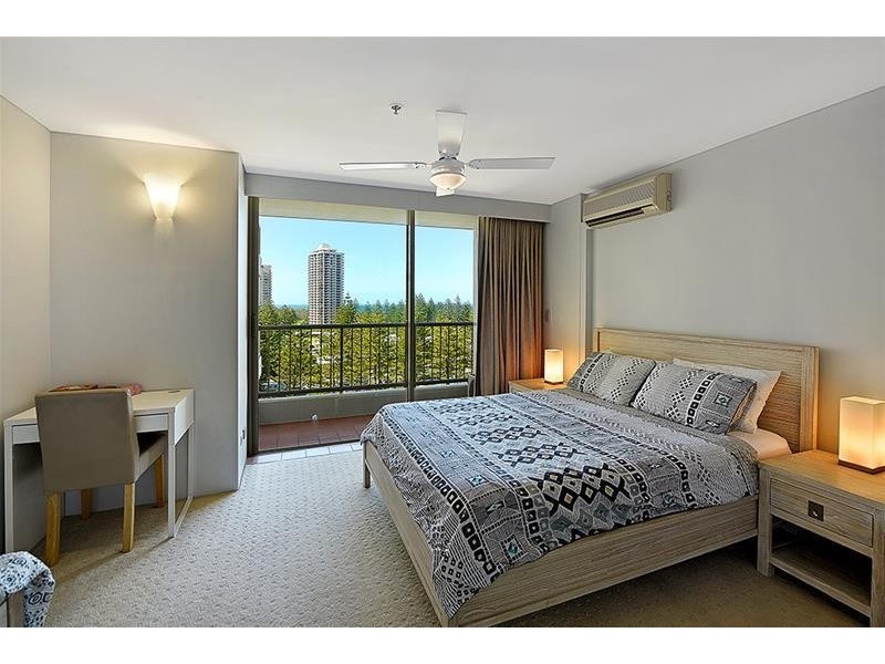 ‘PARK LANE’ 1 Peak Avenue, Main Beach QLD 4217