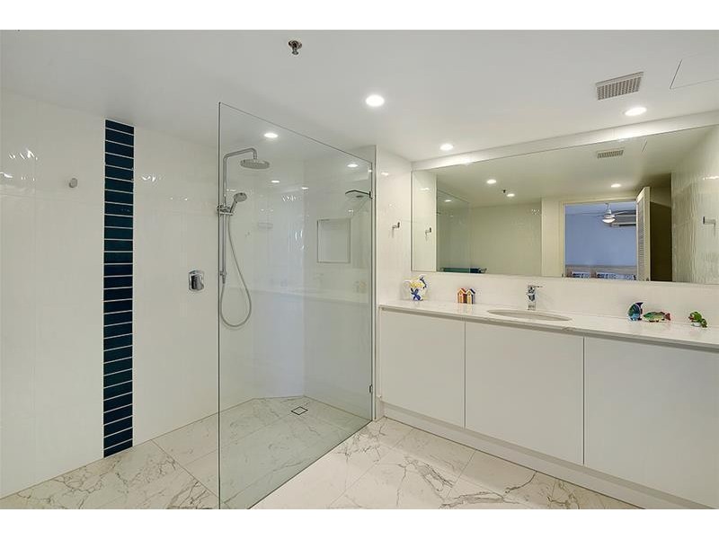 ‘PARK LANE’ 1 Peak Avenue, Main Beach QLD 4217