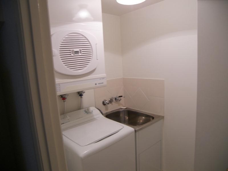 5-7 Cronin Avenue ‘Seychelles’, Main Beach QLD 4217