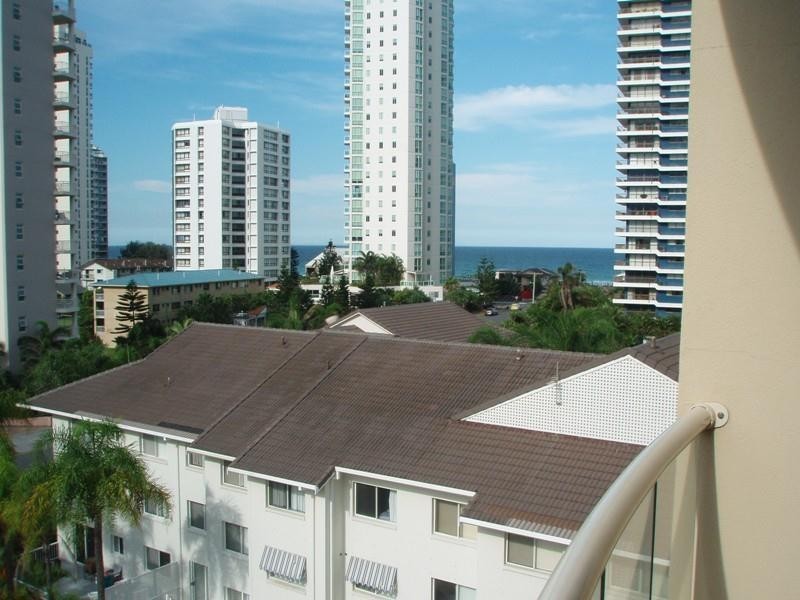 5-7 Cronin Avenue ‘Seychelles’, Main Beach QLD 4217