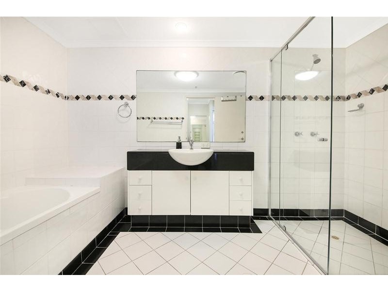 ‘XANADU NORTH’ 59 Pacific Street, Main Beach QLD 4217