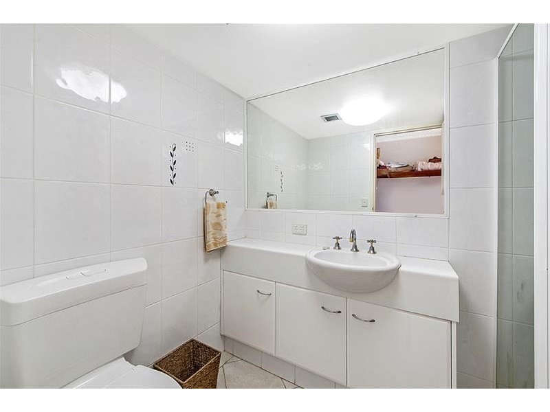 ‘YACHTING TOWERS’ 18 Macarthur Parade, Main Beach QLD 4217