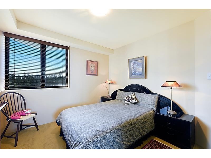 ‘Calais’ 19 Peak  Avenue, Main Beach QLD 4217