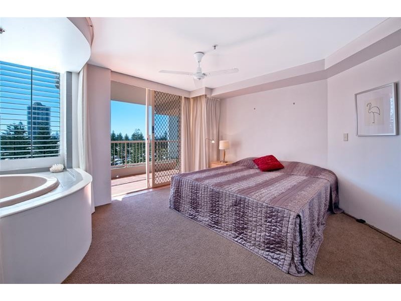 ‘PARK LANE’ 1 Peak Avenue, Main Beach QLD 4217