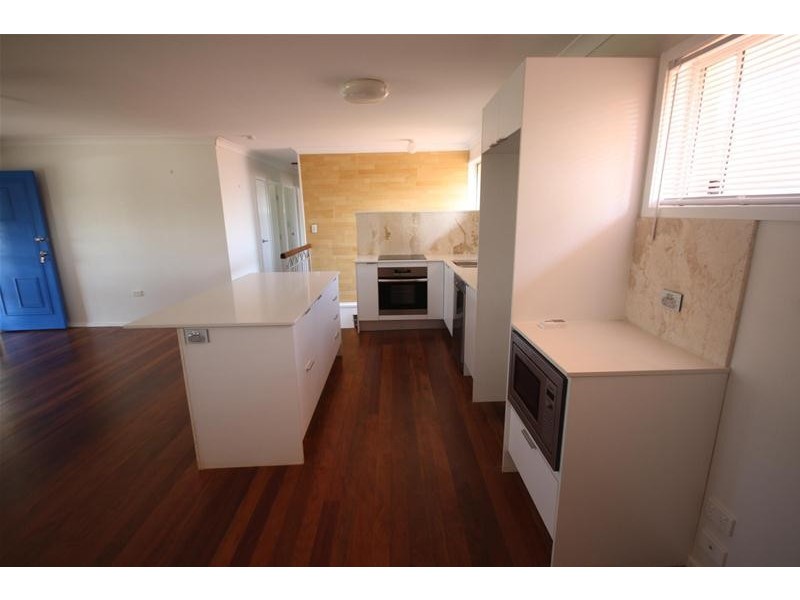 2/36 Blake Street, Southport QLD 4215