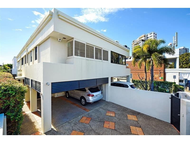 1/45 Woodroffe  Avenue, Main Beach QLD 4217