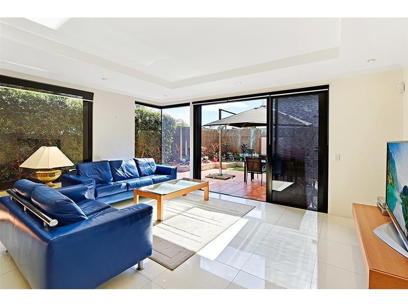 1/45 Woodroffe  Avenue, Main Beach QLD 4217