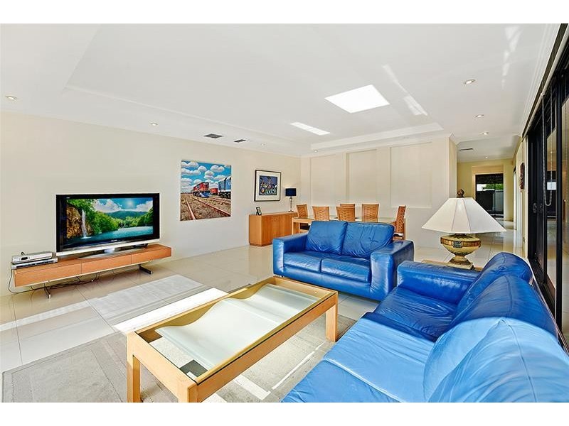 1/45 Woodroffe  Avenue, Main Beach QLD 4217