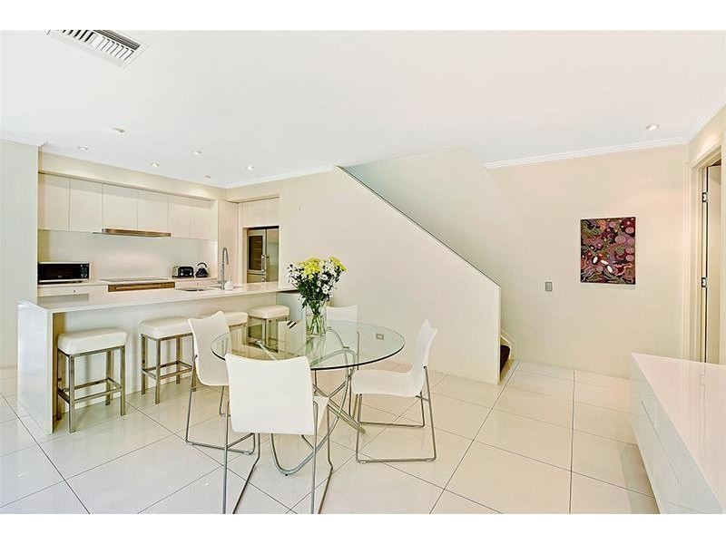 1/45 Woodroffe  Avenue, Main Beach QLD 4217