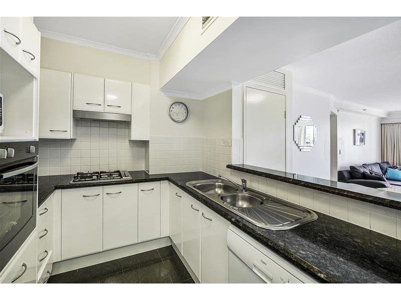 42/’The Crest’ 15 Breaker Street, Main Beach QLD 4217