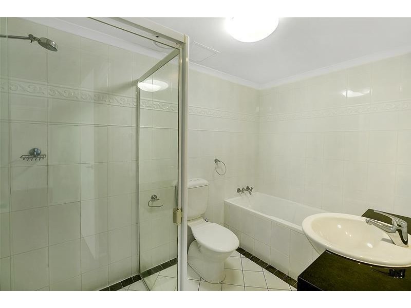 42/’The Crest’ 15 Breaker Street, Main Beach QLD 4217