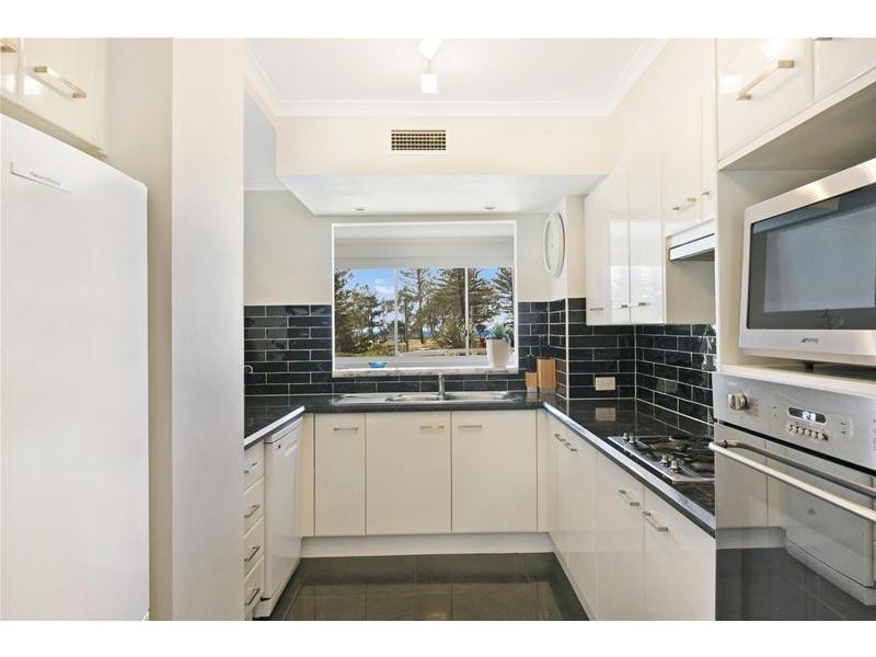 ‘XANADU NORTH’ 59 Pacific Street, Main Beach QLD 4217