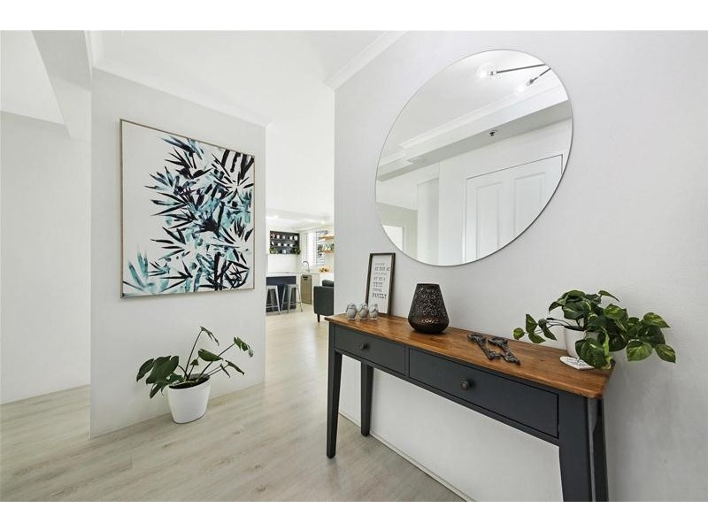 ‘OCEAN SANDS’ 11 Hughes Avenue, Main Beach QLD 4217