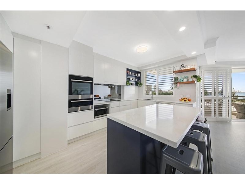 ‘OCEAN SANDS’ 11 Hughes Avenue, Main Beach QLD 4217