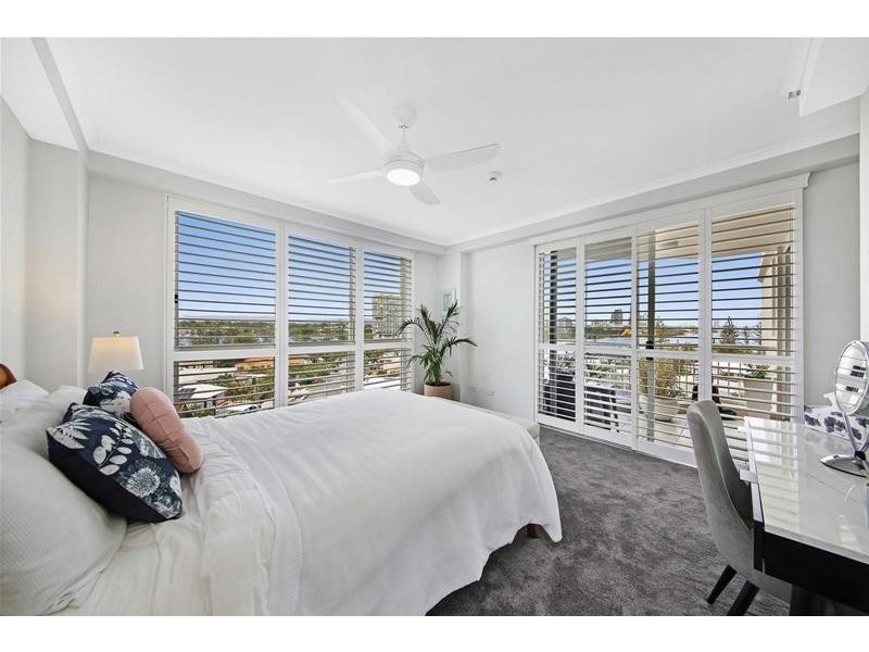 ‘OCEAN SANDS’ 11 Hughes Avenue, Main Beach QLD 4217