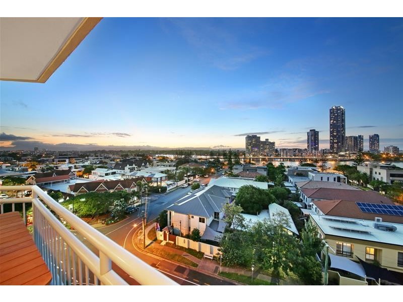 ‘OCEAN SANDS’ 11 Hughes Avenue, Main Beach QLD 4217