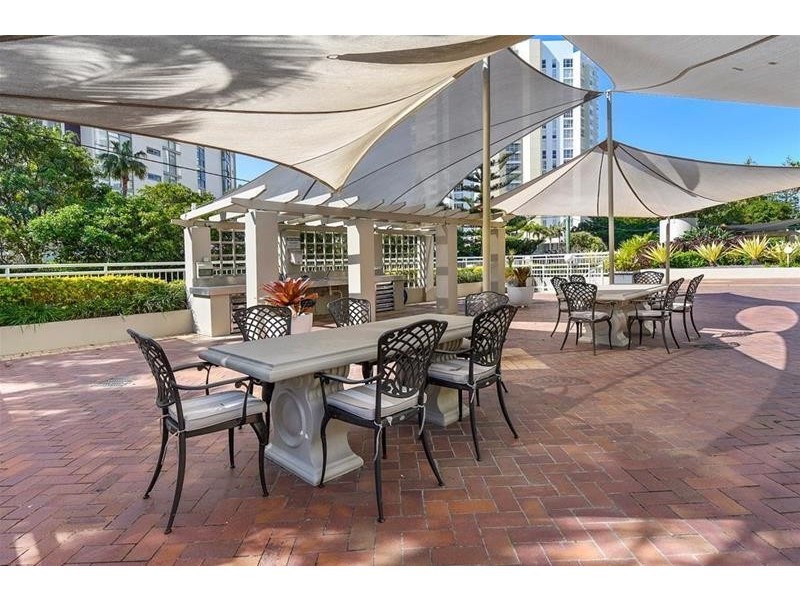 ‘OCEAN SANDS’ 11 Hughes Avenue, Main Beach QLD 4217