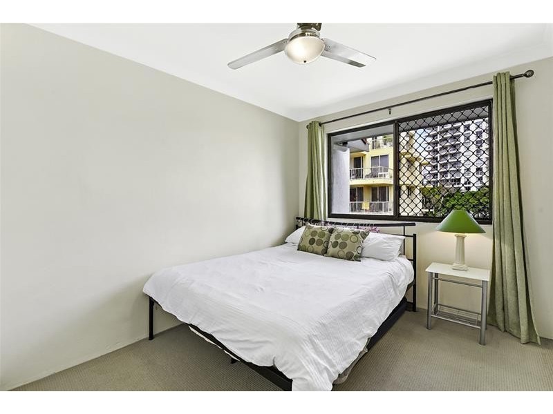 ‘SCALINADA’ 22 Woodroffe Avenue, Main Beach QLD 4217