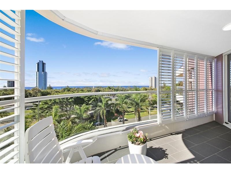 ‘GRAND MARINER’ 12 Commodore Drive, Paradise Waters QLD 4217