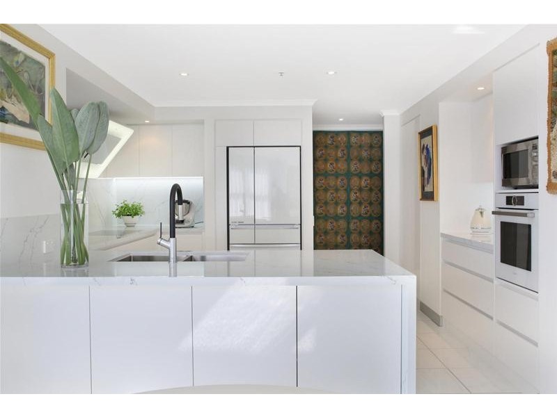 ‘GRAND MARINER’ 12 Commodore Drive, Paradise Waters QLD 4217