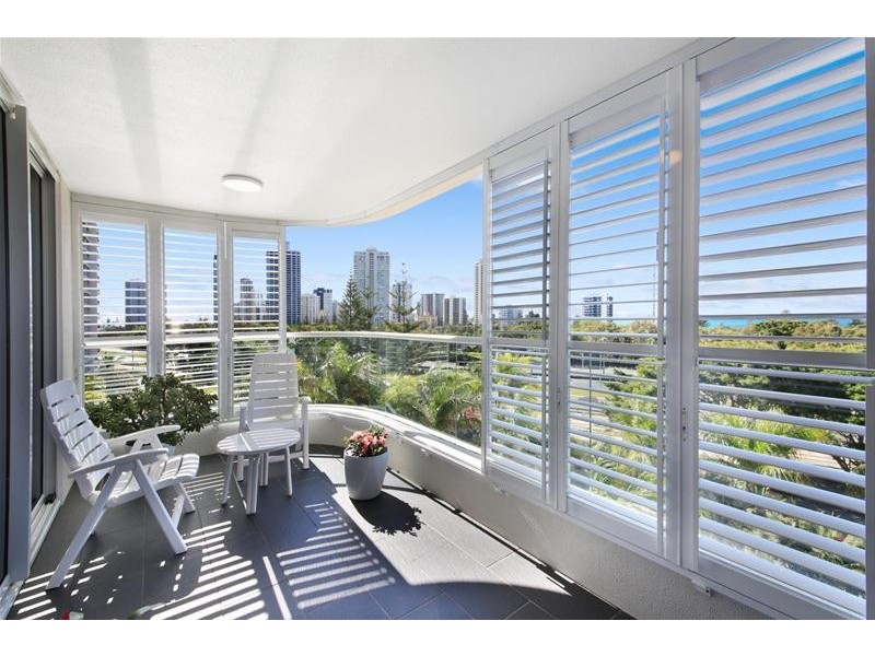 ‘GRAND MARINER’ 12 Commodore Drive, Paradise Waters QLD 4217