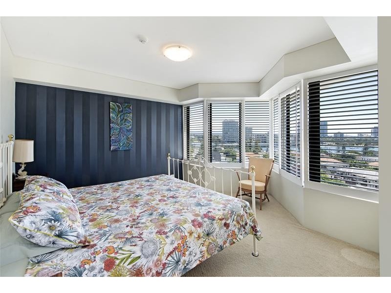 19 Peak Avenue ‘CALAIS’, Main Beach QLD 4217