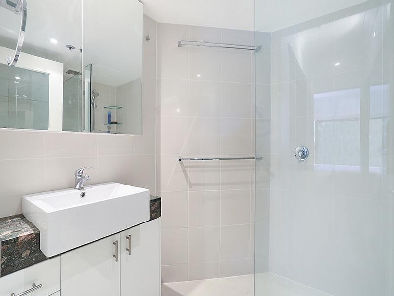 ‘ATLANTIS EAST’ 2 Admiralty Drive, Paradise Waters QLD 4217