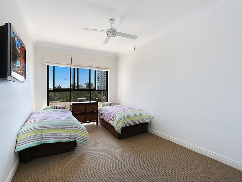 ‘ATLANTIS EAST’ 2 Admiralty Drive, Paradise Waters QLD 4217