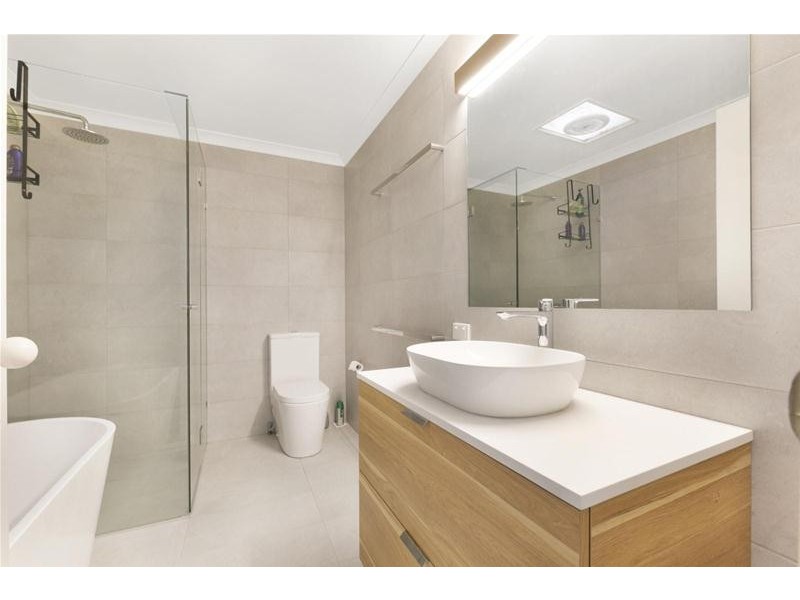 ‘Oasis Villas’ 100 Morala Avenue, Runaway Bay QLD 4216