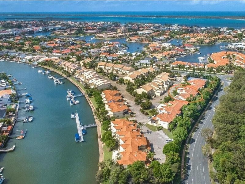 ‘Oasis Villas’ 100 Morala Avenue, Runaway Bay QLD 4216