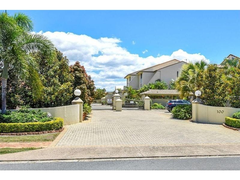 ‘Oasis Villas’ 100 Morala Avenue, Runaway Bay QLD 4216