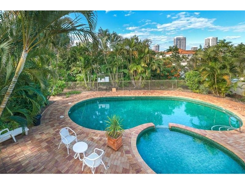‘Oasis Villas’ 100 Morala Avenue, Runaway Bay QLD 4216