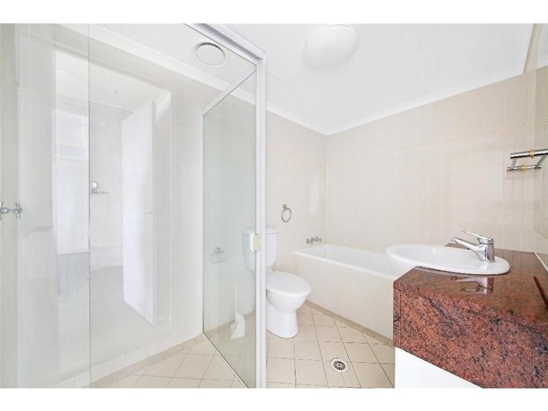 ‘The Crest’ 15-21 Breaker Street, Main Beach QLD 4217