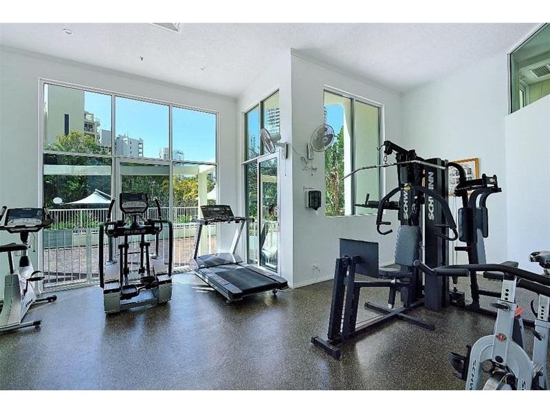 ‘The Crest’ 15-21 Breaker Street, Main Beach QLD 4217